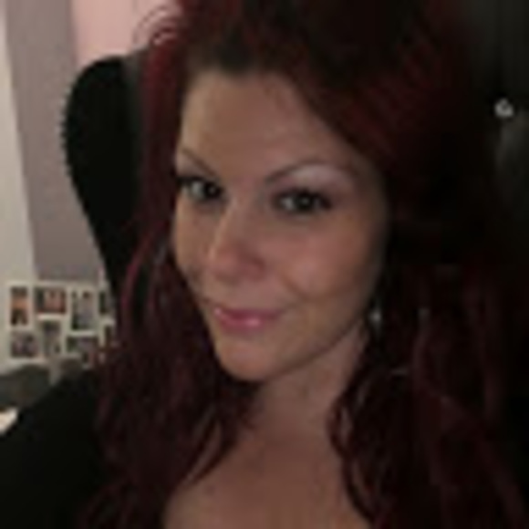 Meet your Posher, Stephanie - Picture 1 of 1